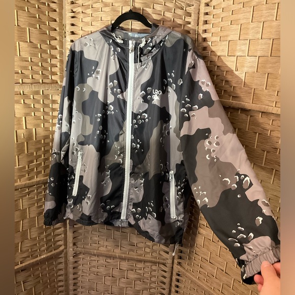 LRG Camo Windbreaker Jacket - Picture 3 of 14